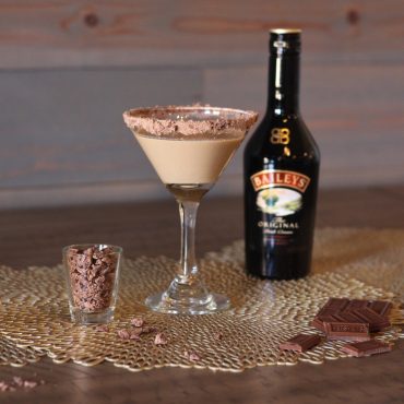 Baileys-Chocoalte-Martini-Recipe-06-2 Baileys-Chocoalte-Martini-Recipe-06-2